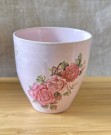 Kopp med rosa blomster og solsikke thumbnail