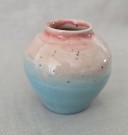 Liten vase i pasteller thumbnail